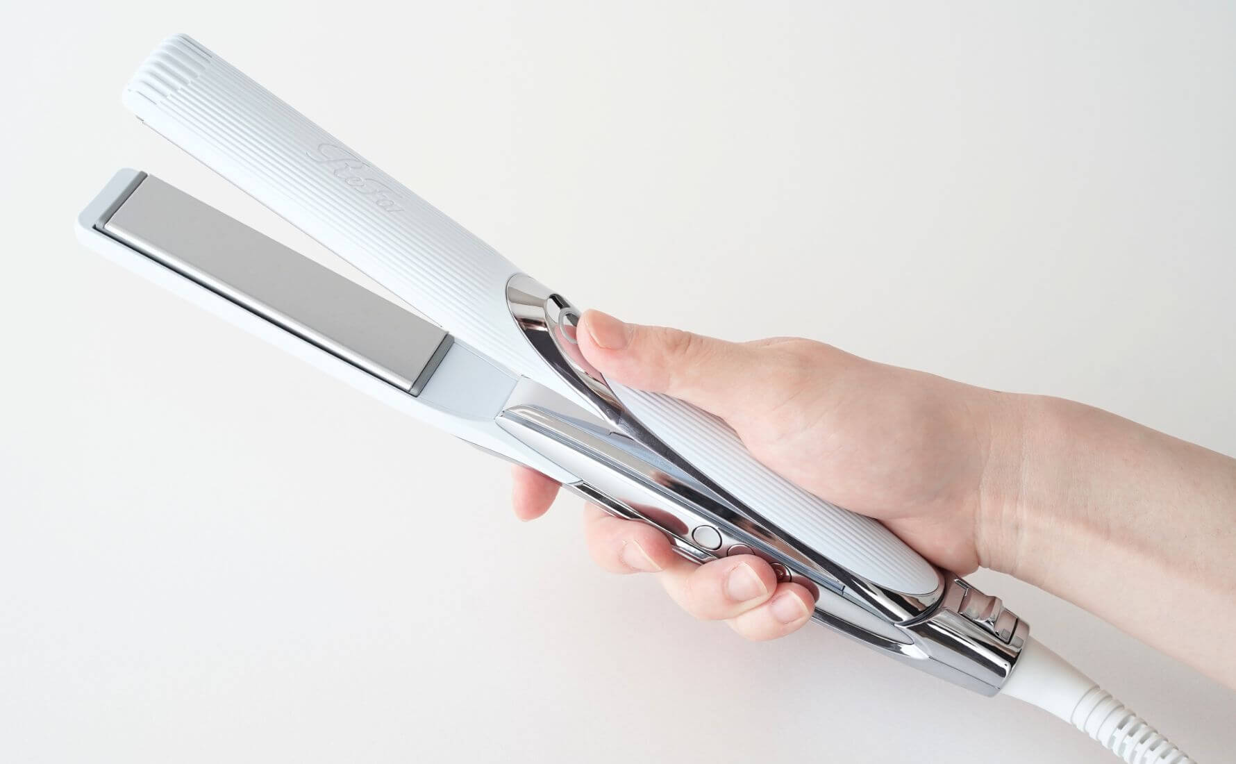 リファ ストレートアイロンの悪い口コミは本当?実際に使って効果検証レビュー