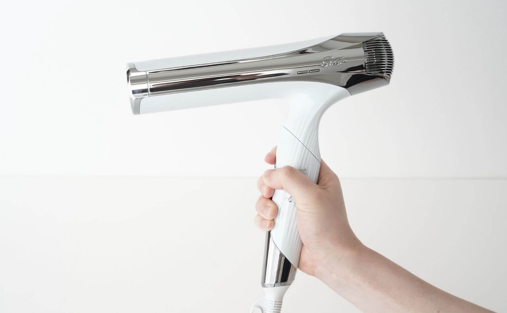 リファ ドライヤースマート ダブルの口コミは本当?美容師が実際に使って効果検証レビュー